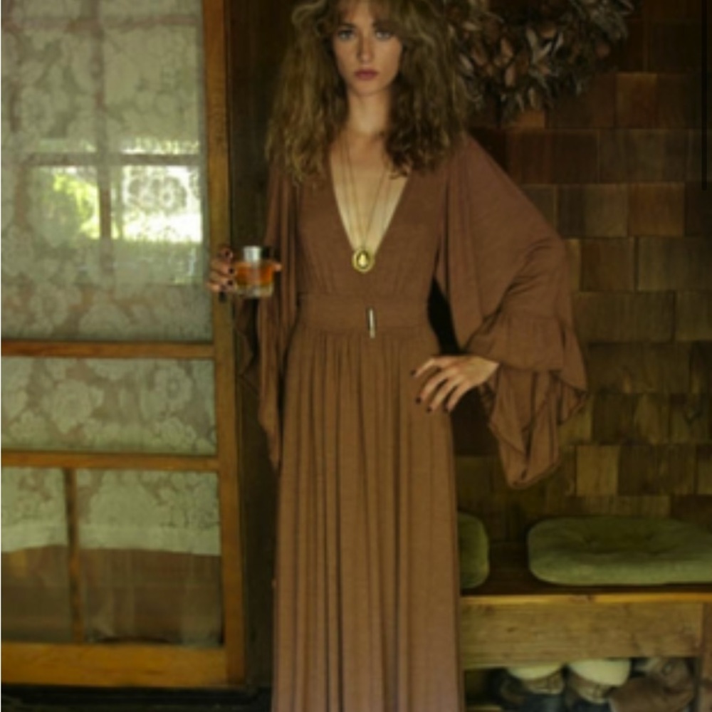 ISO: Maxi Bell Sleeve Boho Flowy Dress Brown Black